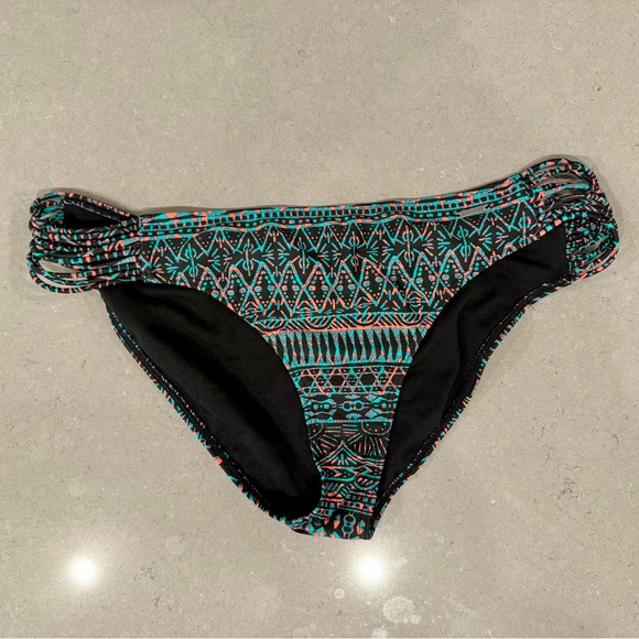 Protest (EU) Patterned Bikini Set - Picture 6 of 7